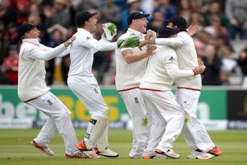 Upbeat England eye series win