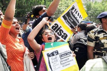 FTII row: govt. firm on Chauhan�s appointment