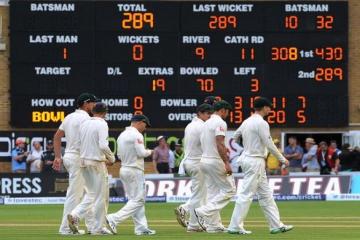 England set Ashes record target of 412 for Australia