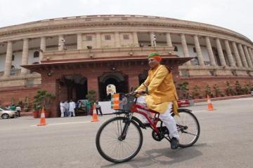 Govt. paralysed by contradictions, excessive controls