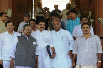 25 Congress MPs suspended for 5 sittings