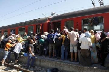 EU migrant arrivals passed record 100,000 in July