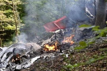 7 die, 31 survive as two planes crash in mid-air