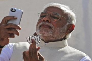 HC quashes �Modi selfie� case