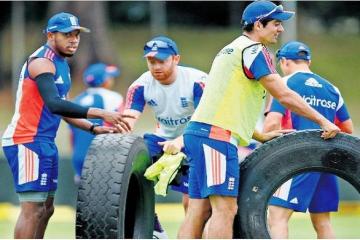 S. Africa, England seek return to success