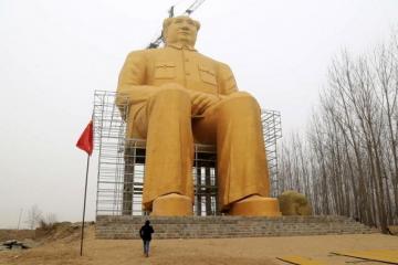 Newly built Mao�s statue demolished in China