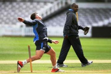 Mascarenhas to step down as NZ bowling coach