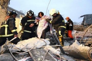 Strong quake hits Taiwan; 221 people pulled out from rubble