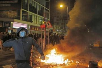 Hong Kong �riots� disrupt New Year