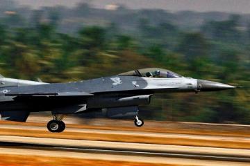 Pakistan �disappointed� at India�s reaction to F-16 deal